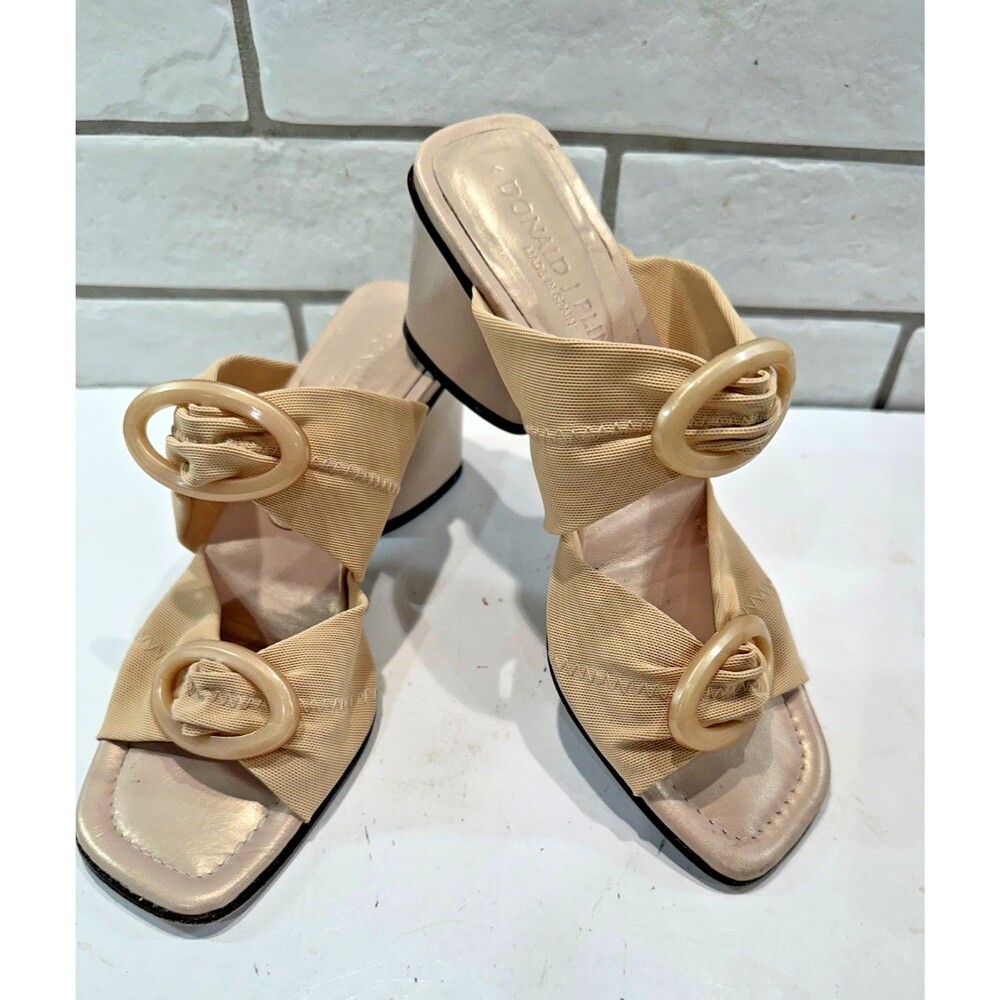 Donald J Pliner Beige Fabric Upper 2.5in Block Heels Womens Size 5.5M Made Spain - Picture 3 of 11